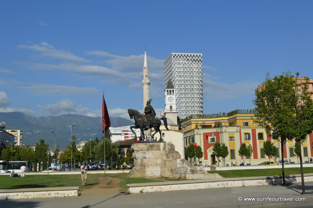 Tirana center, Alania
