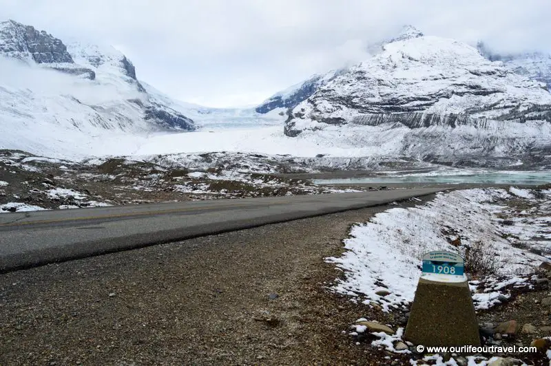 Atabashca Glacier, Columbia Icefield - Canada Rockies road trip