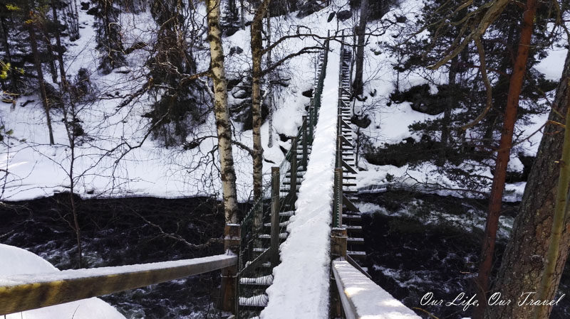 the suspension bridge in Oulanka