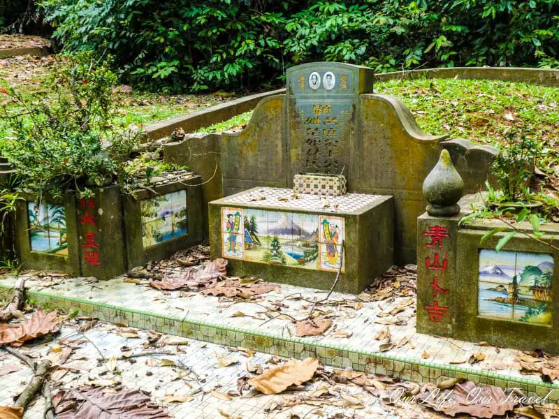 Kampong Bukit Coffee Chinese Cemetery @ Pulau Ubin