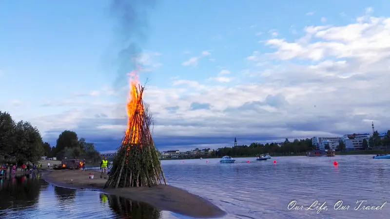 Junahhus kokko Midsummer Bonfire in Rovaniemi