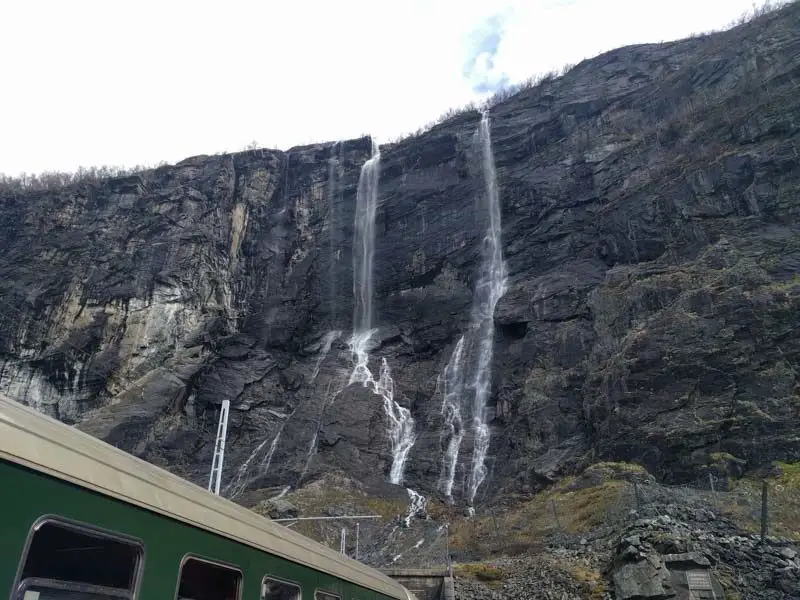 Norway Bucket List 15 Unique Things To Do In Norway Our Life Our   Flam Railway 800x600 