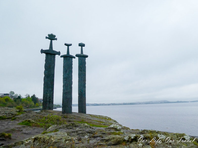 3 kard emlékmű (Sverd i fjell) Látnivalók Norvégia