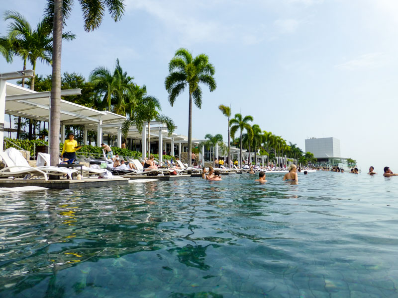 infinity pool medence a Marina Bay Sandsben
